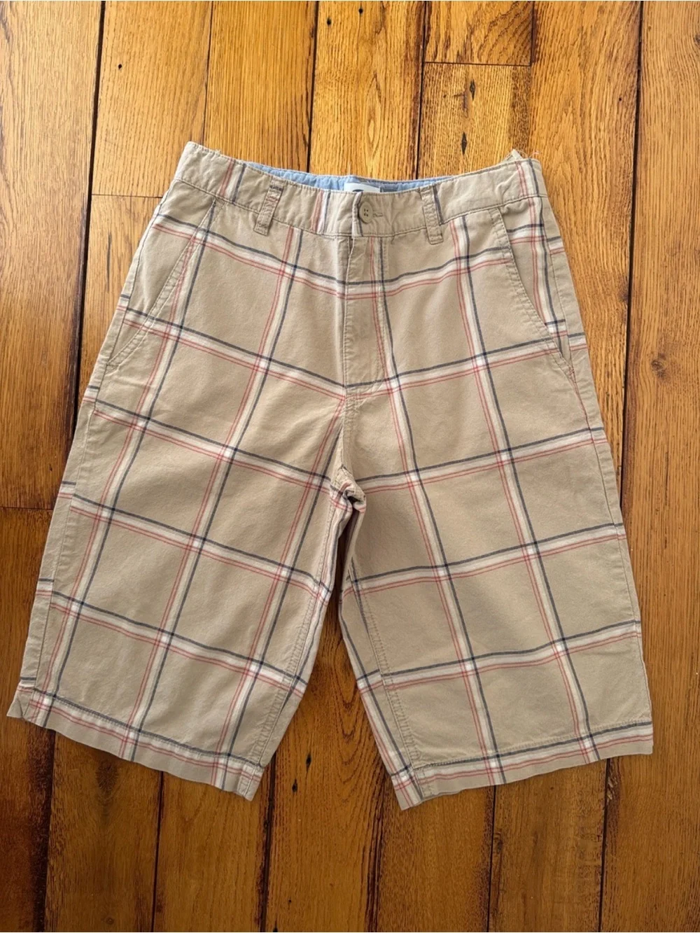 OLD NAVY TAN, RED & GRAY COTTON PLAID BOYS SHORTS WITH ADJUSTABLE WAIST SIZE 18